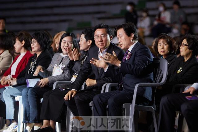 크기변환_5. 박경귀 아산시장, 자매결연도시 선진 축제와 비엔날레 배워 (4).jpg