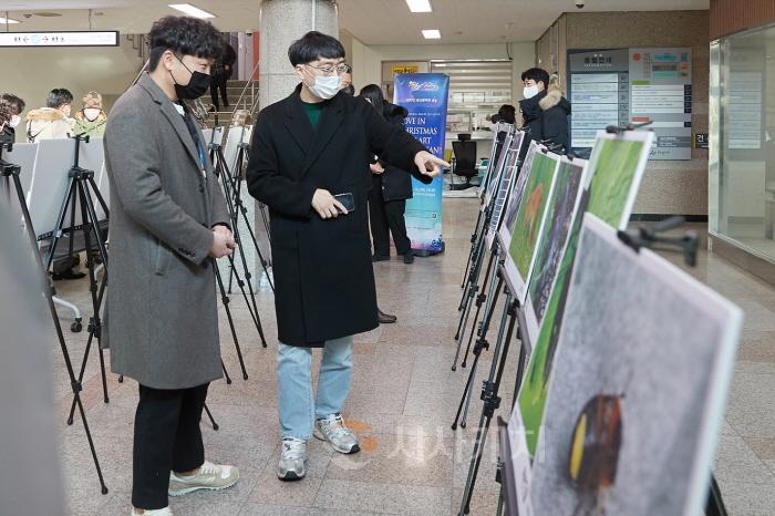 [크기변환]1. 아산시, 우리지역 탐조단 활동사진 전시회 개최 (2).jpg