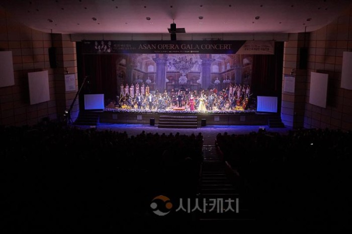 [크기변환]2. 제1회 아트밸리 아산 오페라 갈라콘서트 성료... 1500여 관중 환호 (2).jpg