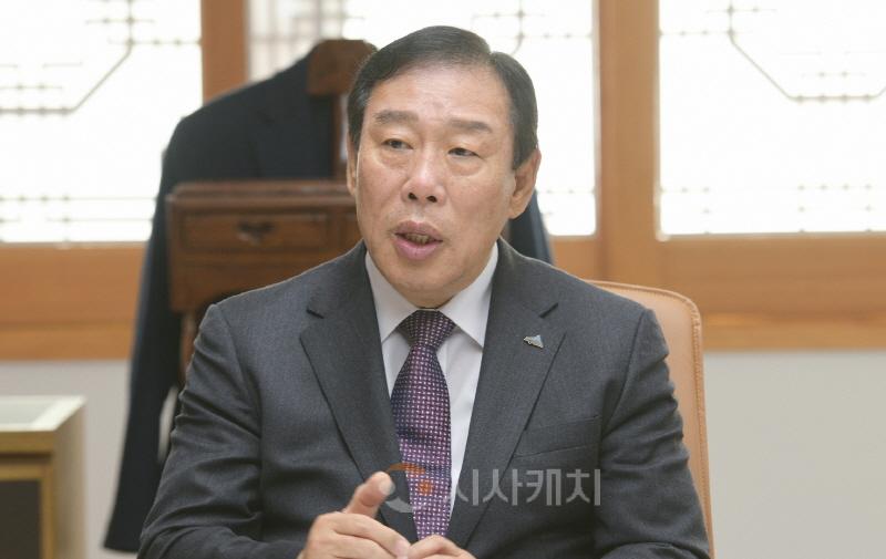 [크기변환]사본 -최민호 시장 인터뷰 사진1.jpg