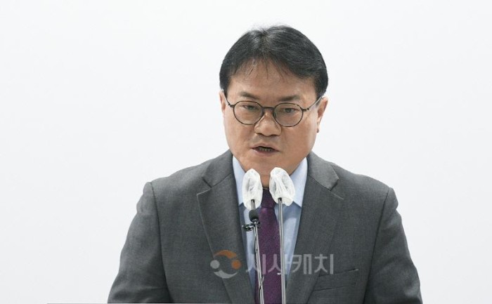 [크기변환]사본 -230202 브리핑(이두희 건설교통국장).jpg