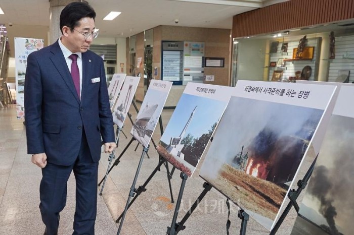 f_1. 박경귀 아산시장, 서해수호의 날 기념 특별안보 사진 전시회 방문 (1).jpg