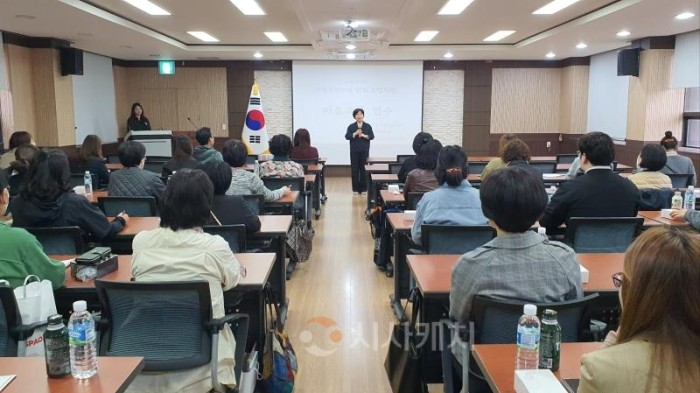 f_보도자료(아산교육지원청, 2023학년도 마을교육과정 연계 수업지원 마을교사 배움자리 개최) (1).jpg