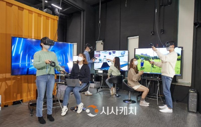 [크기변환](사진1) VR·AR 수업장면.jpg