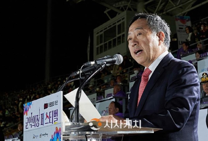 [크기변환]사본 -2. 윤석열 대통령, 아트밸리 아산 제62회 성웅 이순신 축제 개막 축하.jpg