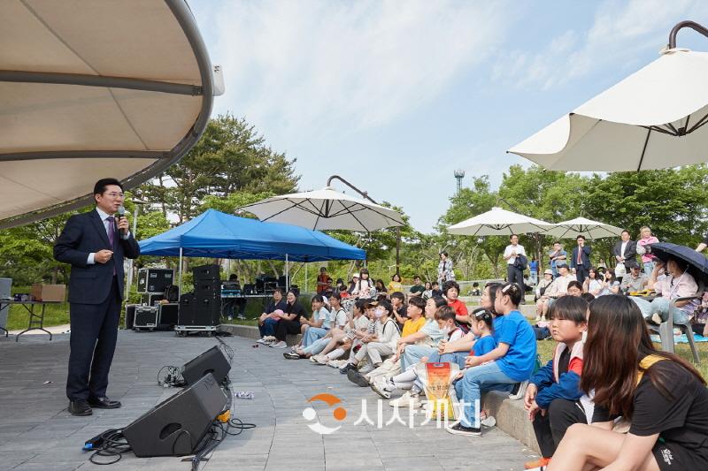 [크기변환]1. 박경귀 아산시장 "면민들의 뜨거운 열망 담아 둔포의 비약적 발전 이끌 것” (2).jpg