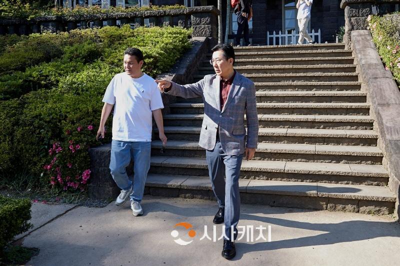 [크기변환]1-1. 박경귀 시장 "아산의 독창적 매력과 아름다운 조경…명품 정원 신정호 청사진 그릴 것” (1).jpg