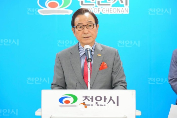 박상돈 시장 브리핑 사진 (5월 25일) (5).jpg