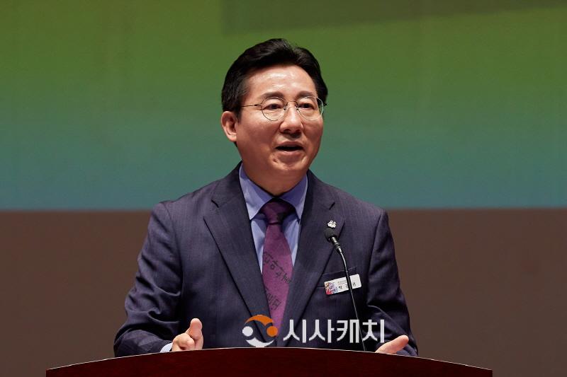 [크기변환]2. 박경귀 아산시장, 아트밸리 아산 제62회 성웅 이순신 축제 유공자 표창 (2).jpg