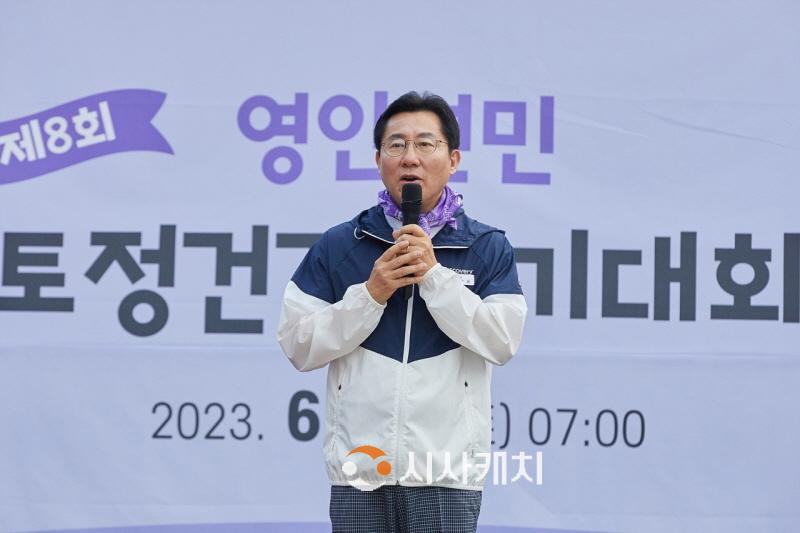 [크기변환]2. 박경귀 아산시장, 영인 토정 건강 걷기대회 참석..."서북부권 생태농업과 관광중심지로 견인할 것” (1).jpg