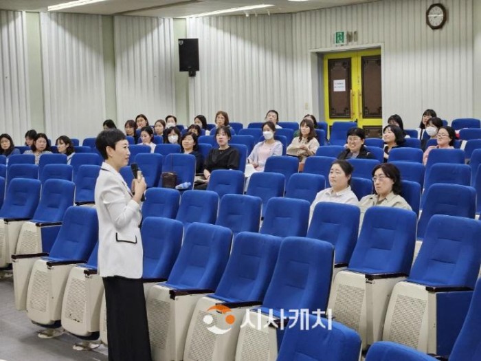 [크기변환]신뢰와 협업으로 모두가 행복한 학교 만들기 앞장서(교육정책과) 사진2.jpg