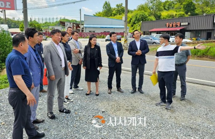 [크기변환]사본 -사진1. (2023.06.22.) 아산시의회 건설도시위원회, 행정사무감사 중 현장방문.jpg