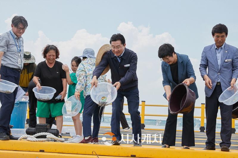 [크기변환]2. 박경귀 아산시장 "아산‧삽교호, 지속적인 어족자원 회복 중요” (2).jpg