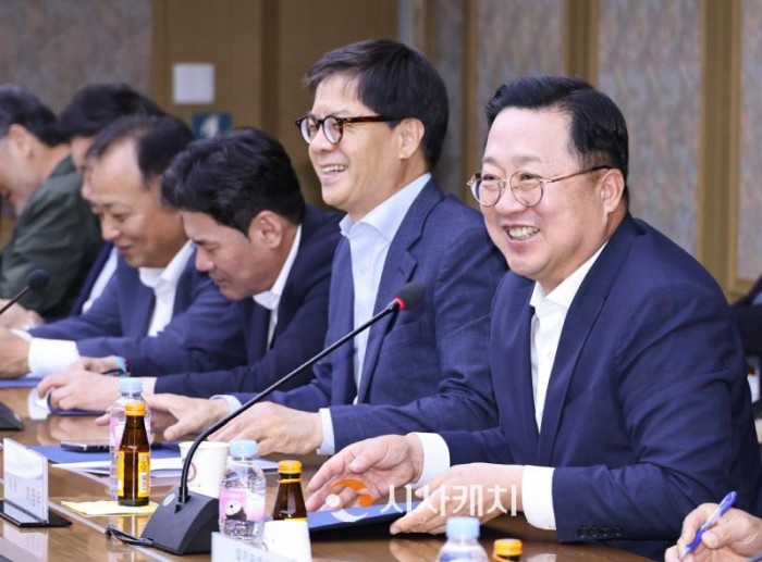 [크기변환]4. 이장우 시장, 한국항공우주연구원과 상호협력 공감(수시보도)사진2.jpg