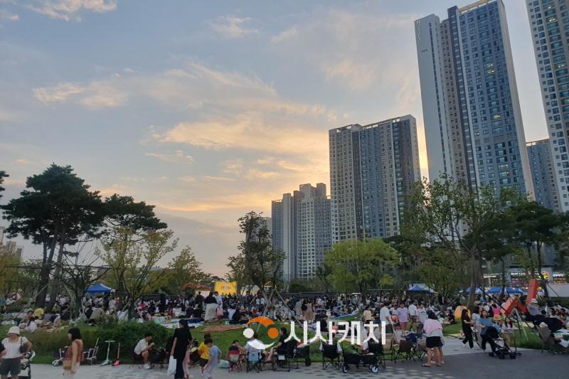 [크기변환]1. 아산시 탕정면, 한들물빛도시 축제 ‘하나로 물들다’ 성료 (2).jpg