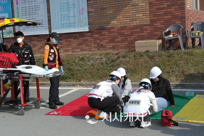 f_(사진1) 충남교육청은 홍성여고에서 재난 대응 훈련을 실시했다.JPG