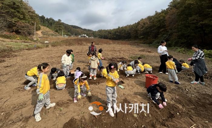 f_농촌인성학교_꽃내미 체험 사진  (1).jpg