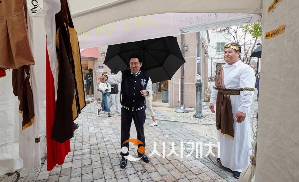 [크기변환]사본 -6. 아산시, 지중해마을 문화 축제 ‘올림포스 신들의 탄생’ 개최 (4).jpg