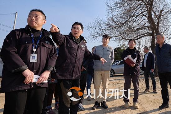 [크기변환]1. 박경귀 아산시장, 음봉면 월랑저수지 수변공원 현장 방문 (3).jpg