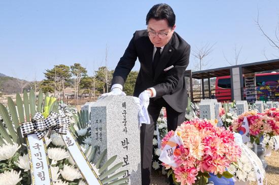 [크기변환]1. 박경귀 아산시장, "애국 애민의 헌신으로 순국한 호국영령의 정신 새겨야” (6).jpg