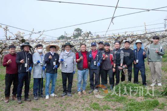 [크기변환]1. 박경귀 아산시장, "인력난으로 어려움을 겪는 농가에 보탬 되겠다” (1).jpg