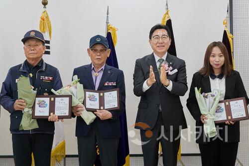 [크기변환]3. 박경귀 시장, "보훈가족 존중 문화 이어가야…안보공원 신정호로” (1).jpg