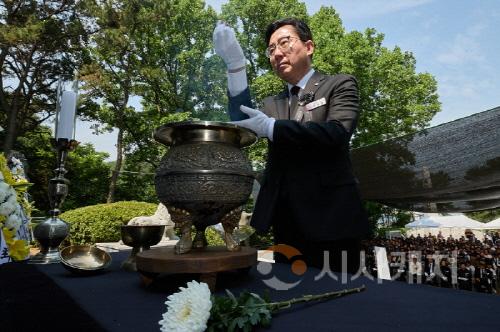 [크기변환][크기변환]2. 박경귀 아산시장 "숭고한 희생의 가치 지키는 의무 다할 것” (4).jpg