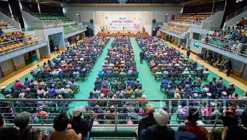 [크기변환]사본 -1. 아산시 효도시정, 어르신들의 행복한 ‘금빛 노년’을 위해 (4).jpg