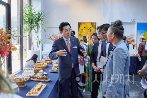 [크기변환]1. 박경귀 아산시장 "아산맑은쌀 디저트 분야 진출로 성과 드높일 것” (4).jpg