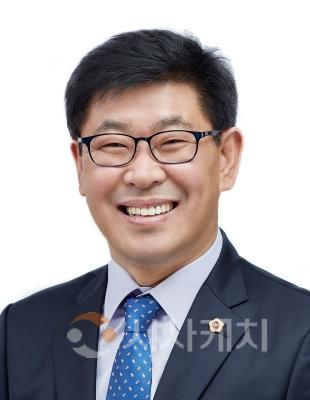 f1_오인철 원판사진(명함).jpg