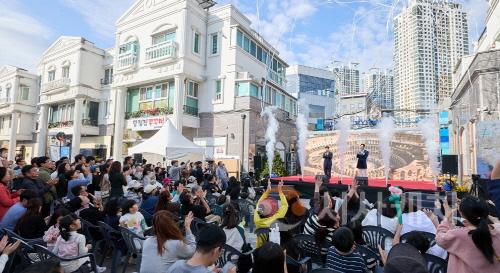 [크기변환]사본 -3. 아산시 지중해마을 축제, 차 없는 거리에서 즐긴 이국적인 하루 (6).jpg