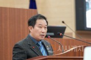 f_사진2_아산시의회 천철호 의원이 5분 자유발언을 하고 있다..jpg