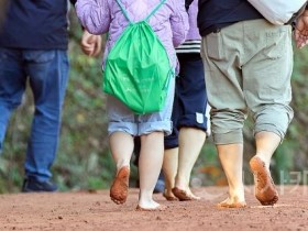 f_2. [기획] 아산시, 도심 속 힐링 공간 ‘맨발 걷기 황톳길’ 늘린다 (1).jpg