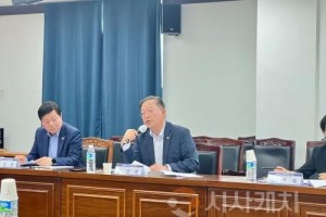 batch_제94차 지역정책 포럼 충청광역연합의회 유인호 부의장 충청권 공동과제 강조(사진1).jpg