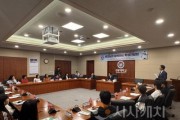 f_사진 2. 문성제 총장이 장애학생과 학부모와 간담회를 진행했다.jpg