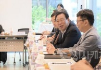 [크기변환]사본 -최민호 시장, 지역 예술인들과 소통 간담회2(문화예술과).jpg