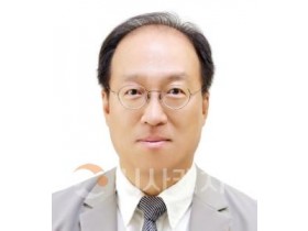 f_사진 1. 한국러시아어교사교수협의회 제2대 공동회장 유학수 교수.jpg