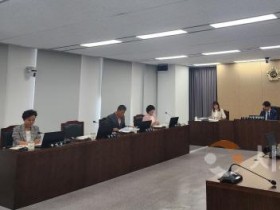 [크기변환]사본 -충청광역연합의회 제5회 임시회 제1차 예결위 개최_(사진).jpg