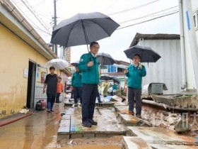 f_안전총괄과(김석필 권한대행 호우 피해상황 점검-성환읍)1 .jpg