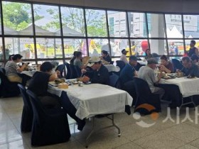 [크기변환]사본 -사본 -[사진자료] 삼복 더위 식힌 충남15계탕… K-미식벨트 팝업홍보관 성황리에 마무리.jpg