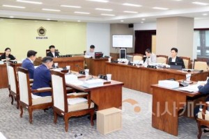 [크기변환]250721_제360회 임시회 제4차 기획경제위원회 (2).JPG