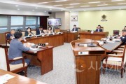 [크기변환]250721_제360회 임시회 제2차 행정문화위원회 (2).JPG