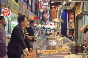 [크기변환]사본 -[포맷변환]이장우 대전시장, 전통시장에서 폭염 대응 점검(수시보도)2.jpg