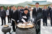 [크기변환][크기변환]2. 이장우 대전시장 국립대전현충원 방문3.jpg