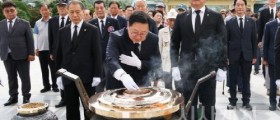 이장우 대전시장, 광복절 기념 현충원 참배 “선열들의 희생 잊지 않겠다”