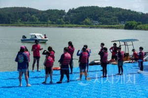 [크기변환]사진4_제2회 충남 생존수영교육한마당 개최.JPG