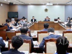 [크기변환]250902_충남도의회 예결특위-충남도교육청 간담회.JPG