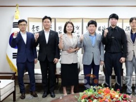 [크기변환]250903_충청남도의회 갑질피해 전문상담조사관 위촉식.jpg
