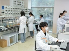 f_순천향대 연구실에서 실험실습을 진행하는 모습-Final.jpg