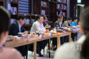 f_소상공인_간담회1(정책기획관).png